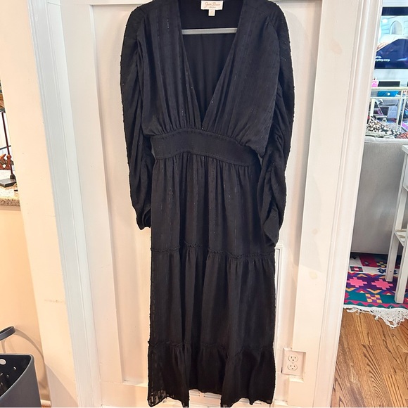 JB by Julie Brown Black Long Sleeve textured tiered Dress - Picture 2 of 7